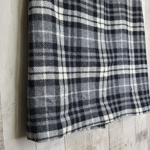 L.L Bean Wool Blend Skirt. Size 8. Grey, Black & White. - Picture 2 of 9